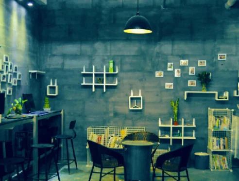 The office and meeting area used for buyer visits and design reviews.