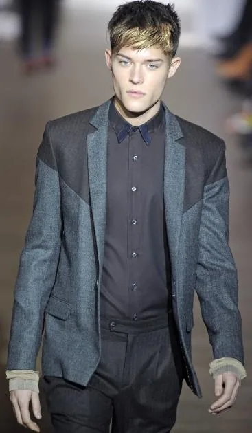 S43 - classics 1 button style by Right Luck