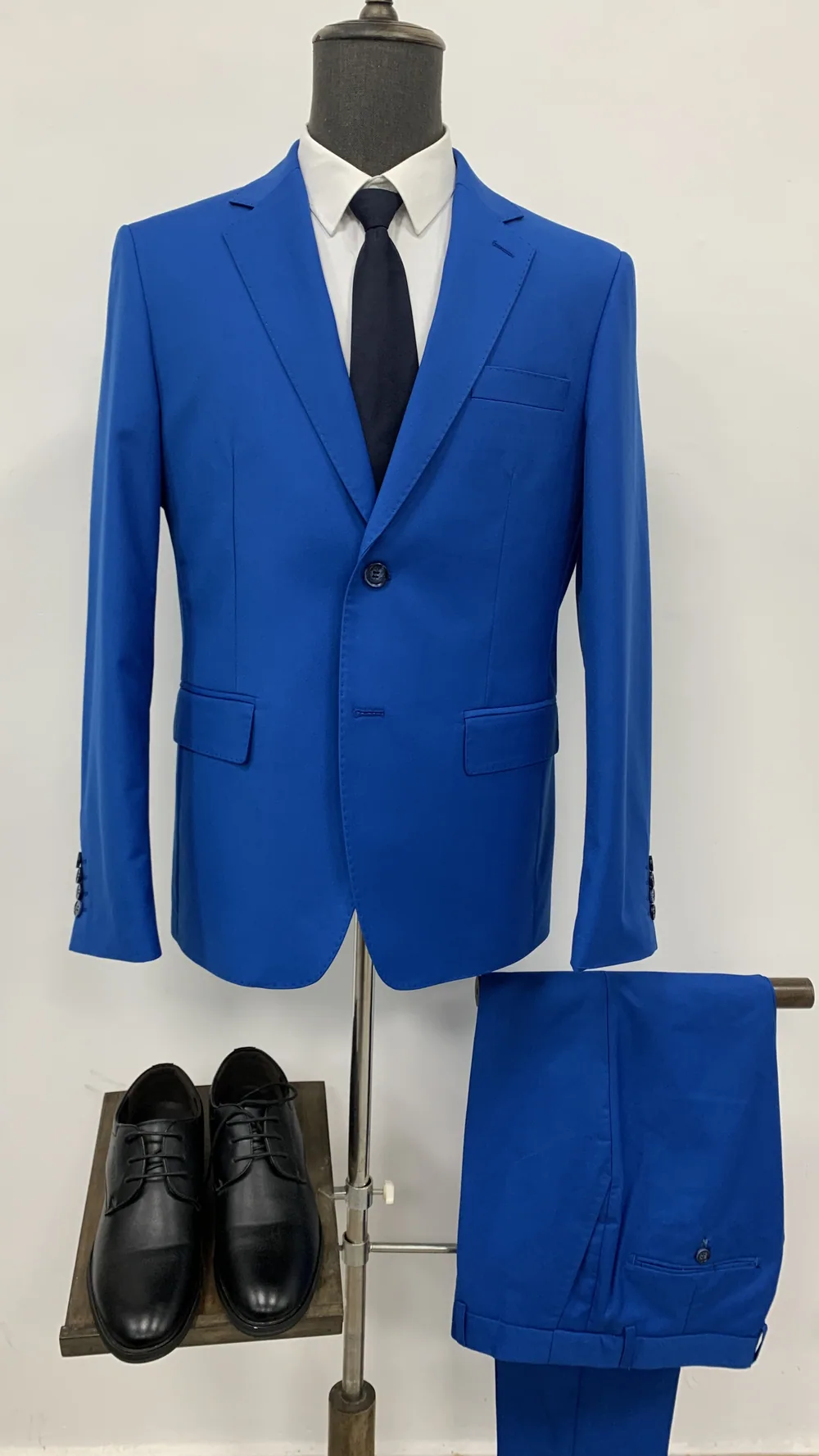 6670-12 - Men's Suits by Right Luck