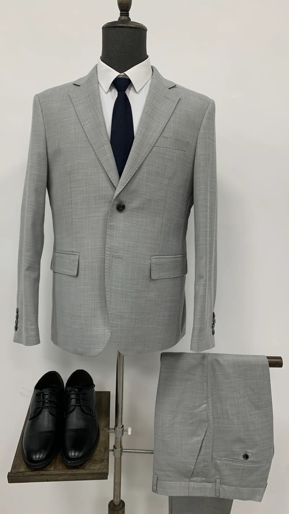 711046-18 - Men's Suits by Right Luck