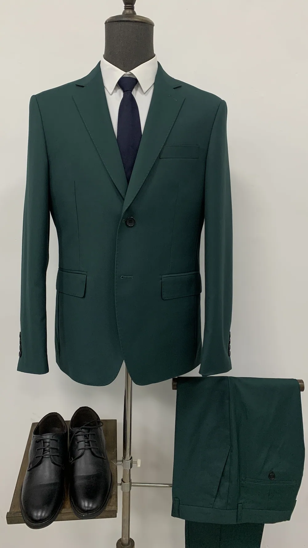 6670-64 - Men's Suits by Right Luck