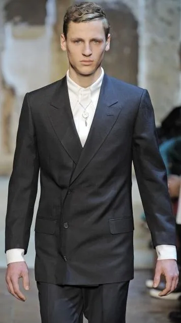 T07 - classics 3 button style by Right Luck