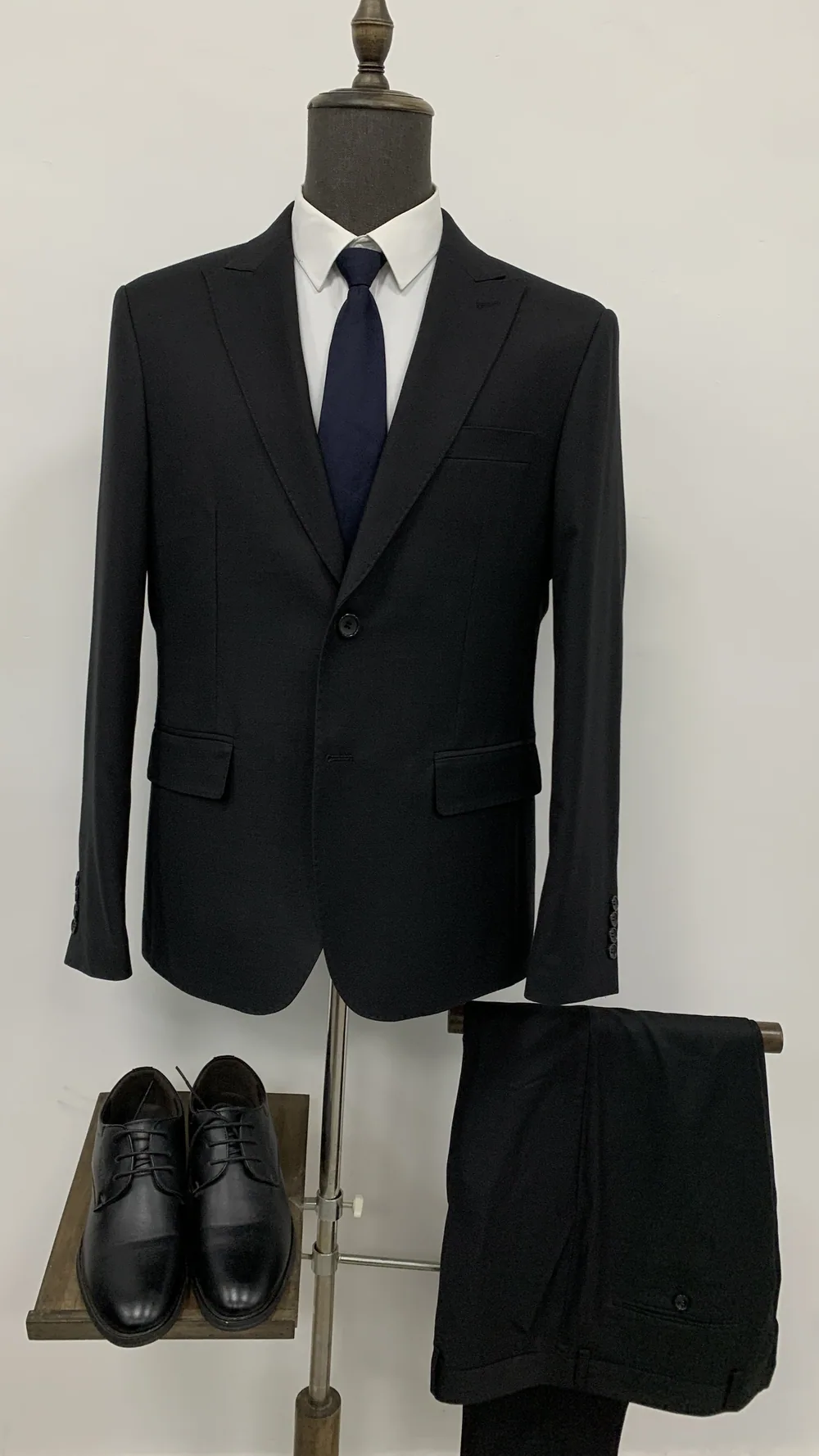 711046-Black - Men's Suits by Right Luck