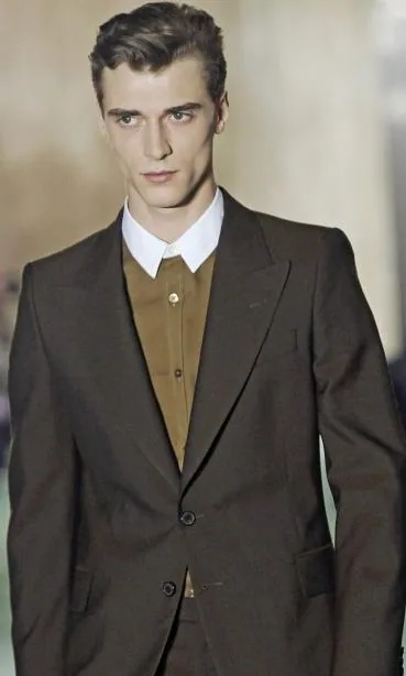 D142 - classics 2 button style by Right Luck