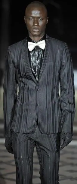 D81 - classics 2 button style by Right Luck