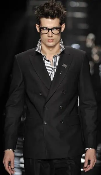 T16 - classics 3 button style by Right Luck