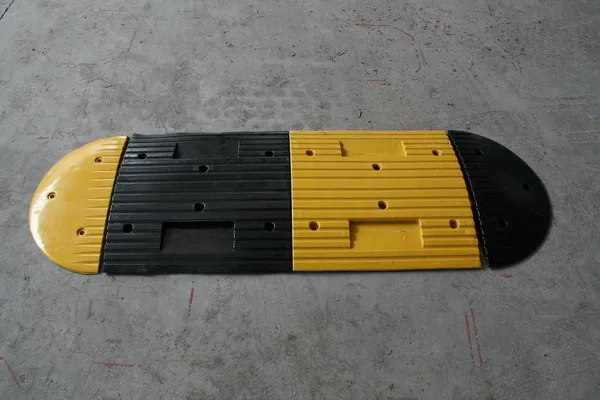 Rubber Speed Hump SH211