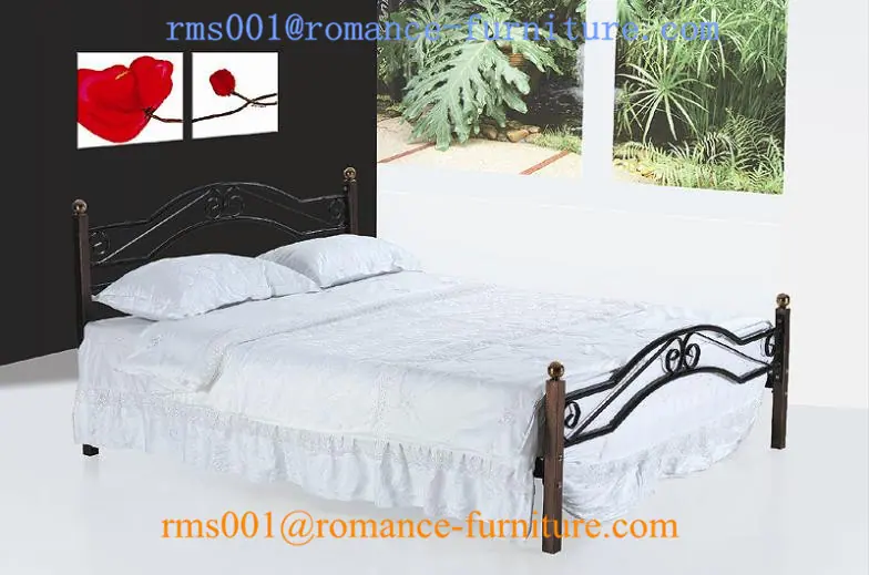 B001 bar chair manufactured by Romance Furniture