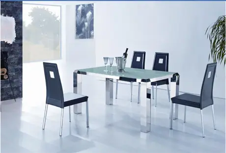 T792 Dining Table
