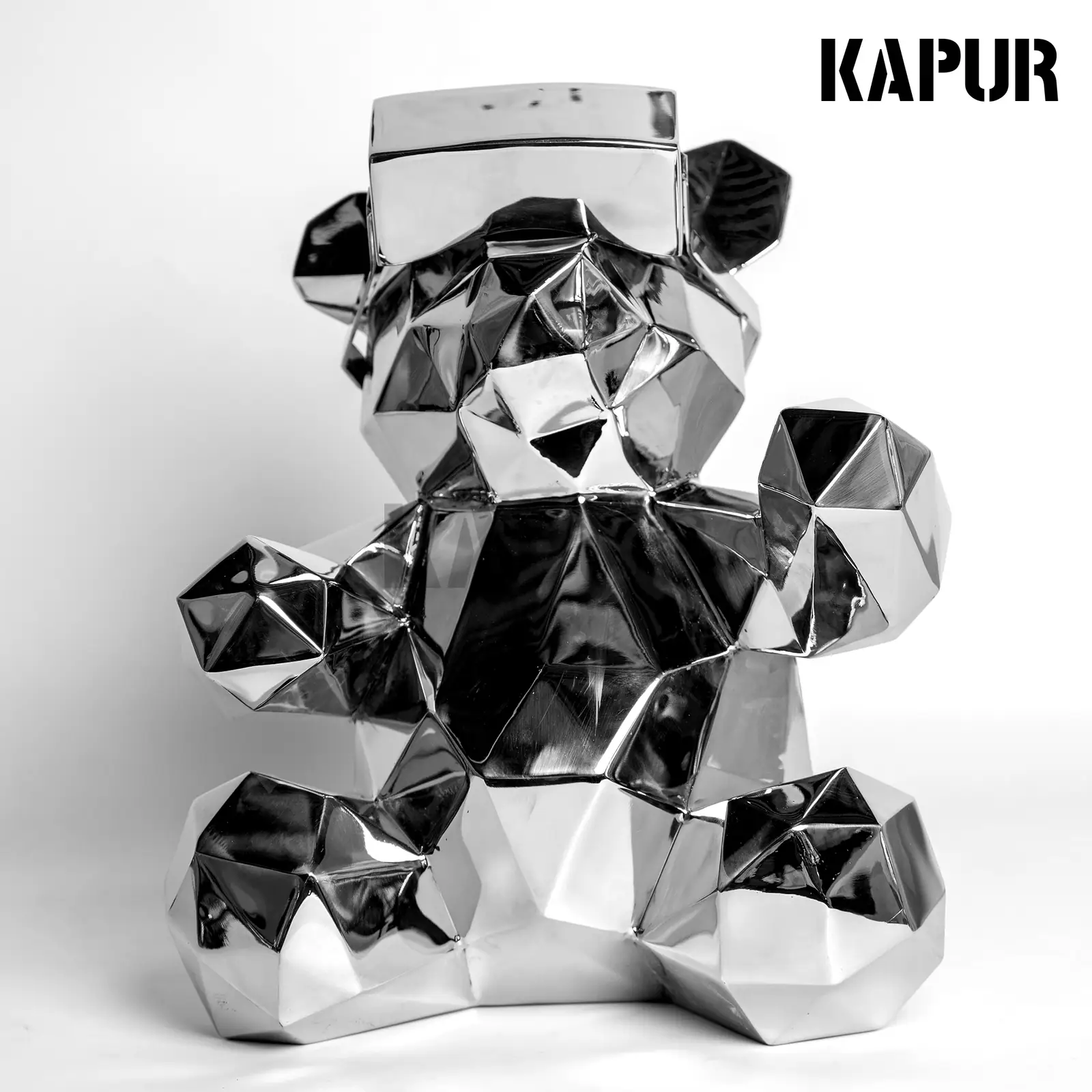 Stainless steel sculpture made by Kapur Sculpture Art (Shenzhen) Co., Ltd.