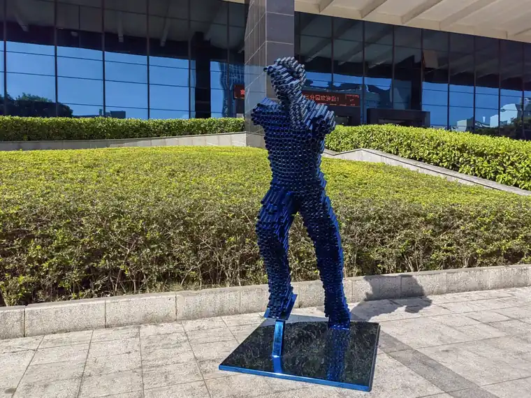 Blue Movement Sculpture (10)