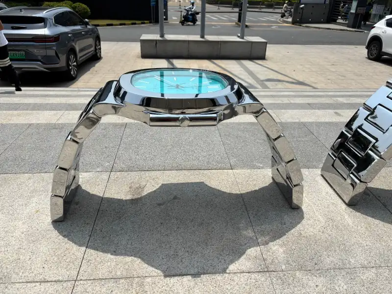 Mirror-Finish Coffee Table