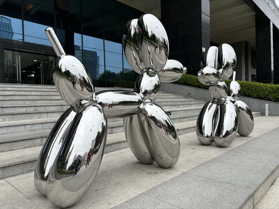 Balloon Dog Sculpture
