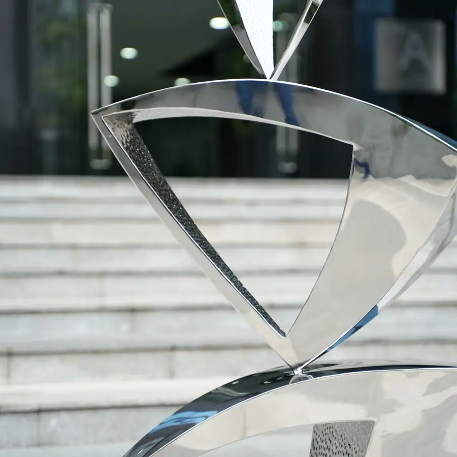 stainless steel triangle sculpture (5)