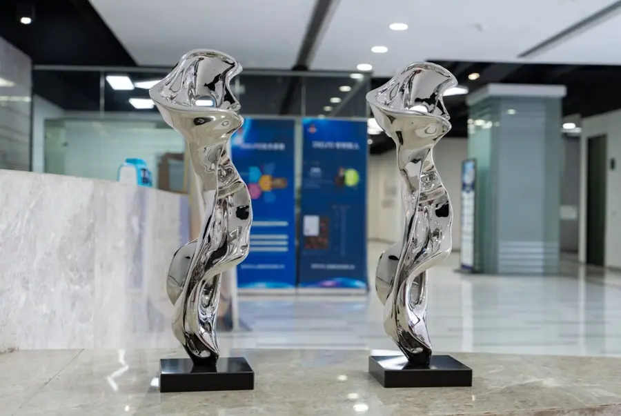 abstract sculpture ornaments