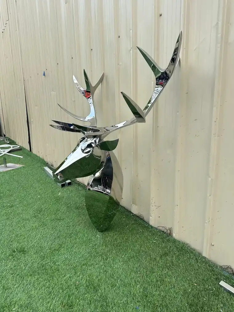 Stainless Steel Deer Head Sculpture (1)
