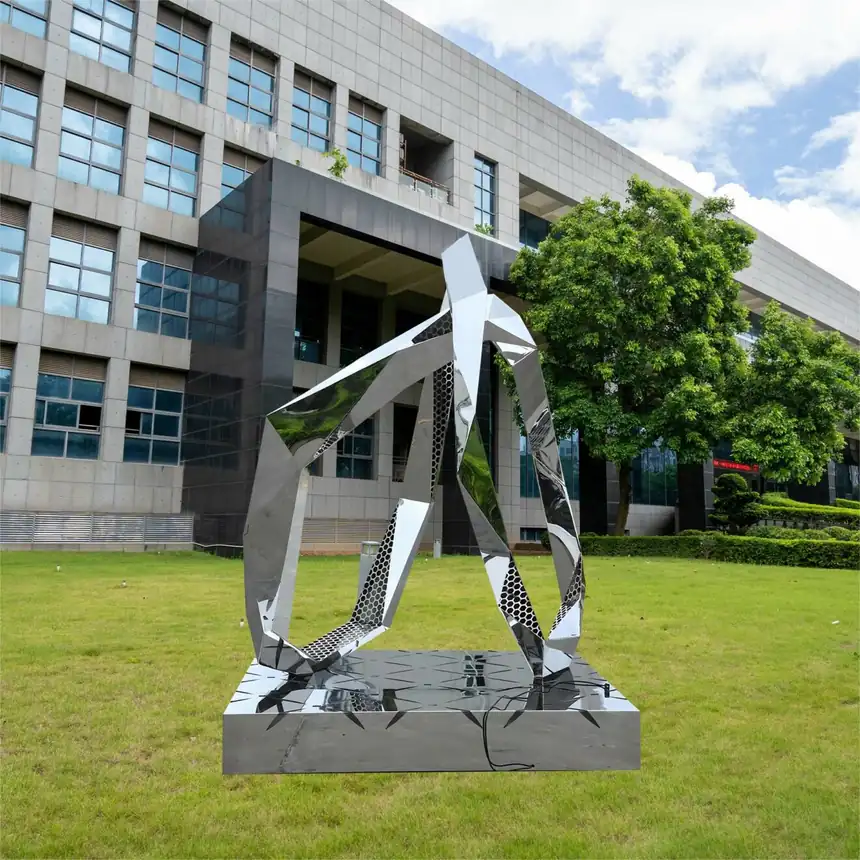 Stainless steel sculpture art. Customized exquisite stainless steel sculptures, quality assurance, create unique artistic beauty for you, focus on details, let art and quality coexist.