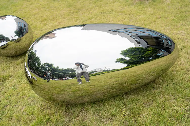 Stainless steel public art. Original products, high-end customization. Exquisite quality and meticulous service. Your dream, our creation.