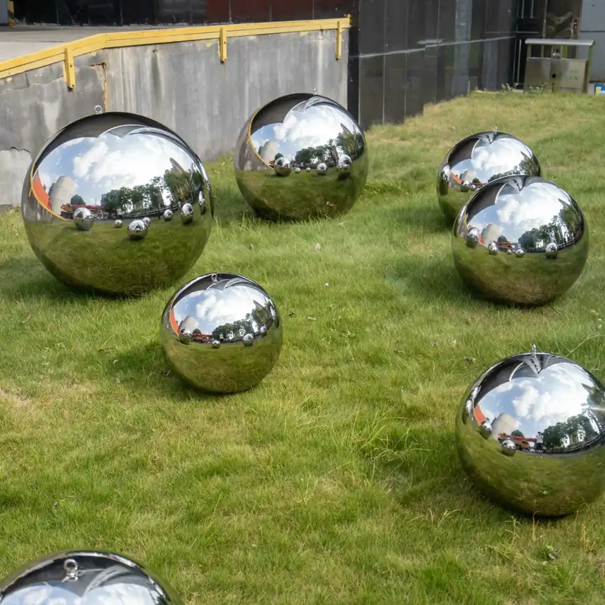 High-gloss stainless steel ball carving