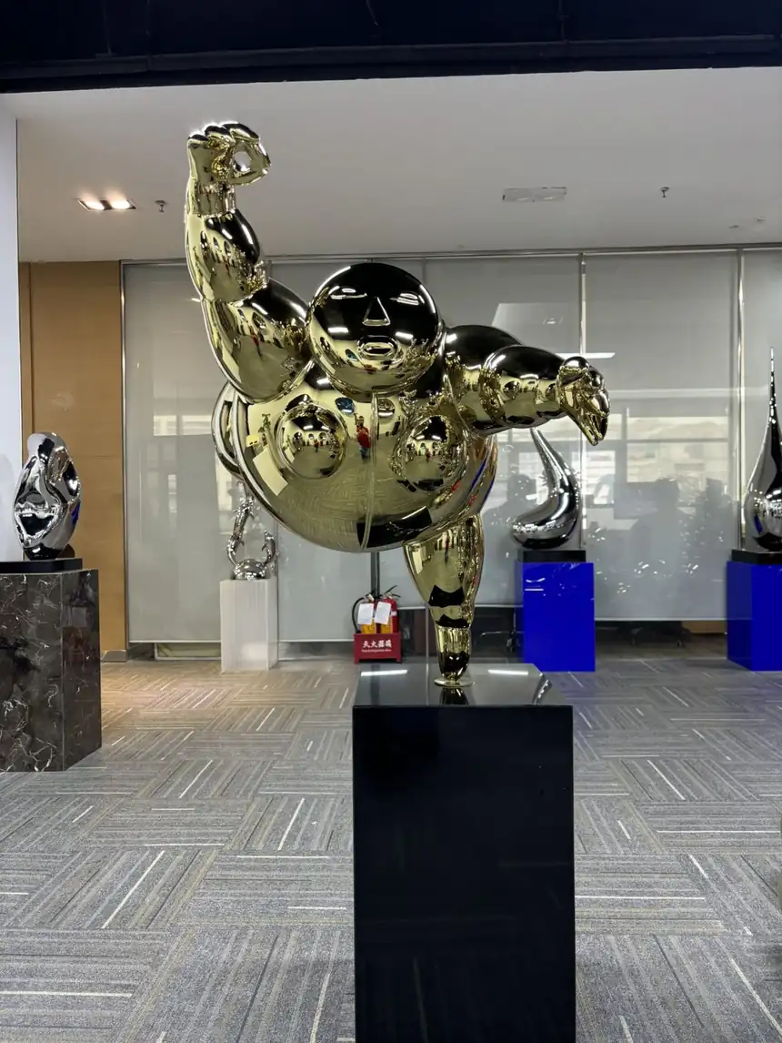 Innovative trends in hotel space art