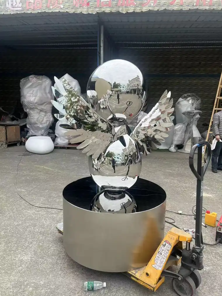 stainless steel abstract sculpture (3)
