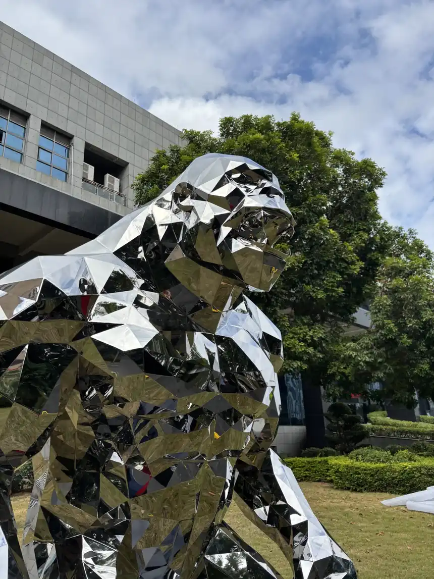 gorilla sculpture