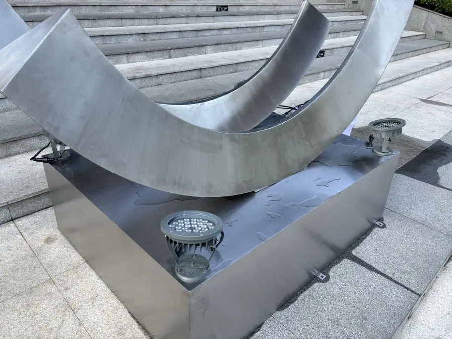 Ring water sculpture