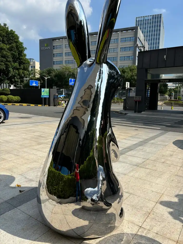 rabbit sculpture