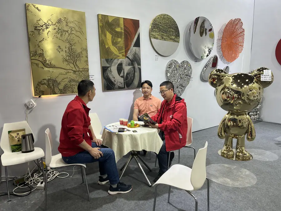 Guangzhou International Furniture Fair makes stunning appearance: stainless steel sculpture products lead the trend