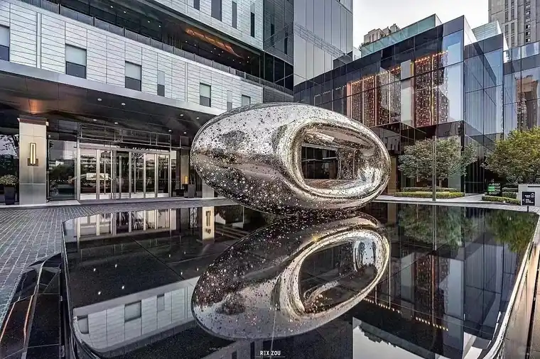 garden sculpture