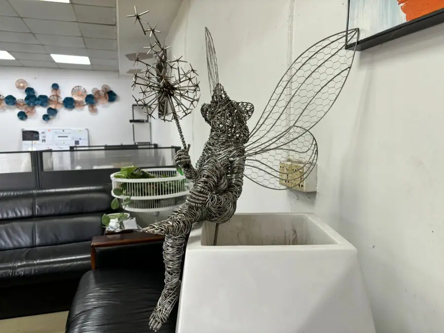 elf sculpture