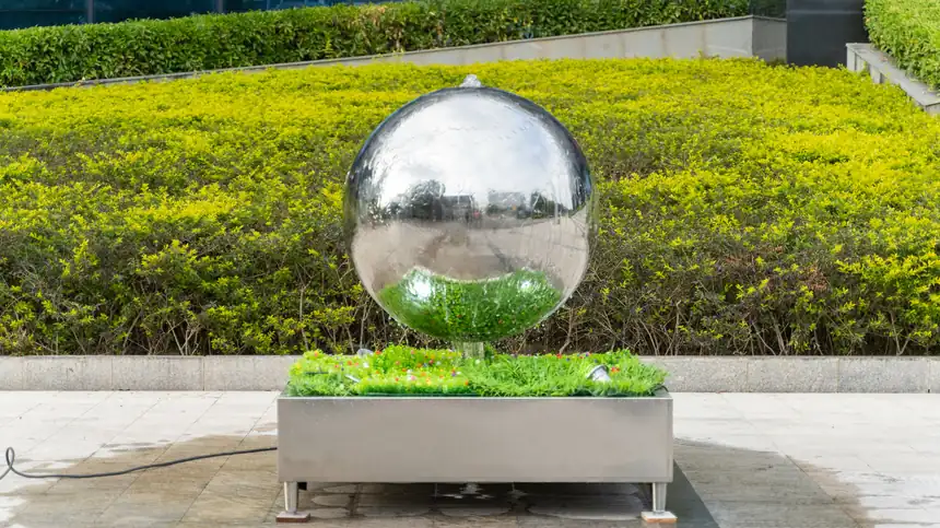Flowing Art – The ball fountain sculpture at the gate of Youlitong Industrial Park leads the fashionable landscape