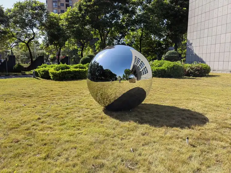 “Eternal Luster: The Beauty of Stainless Steel”