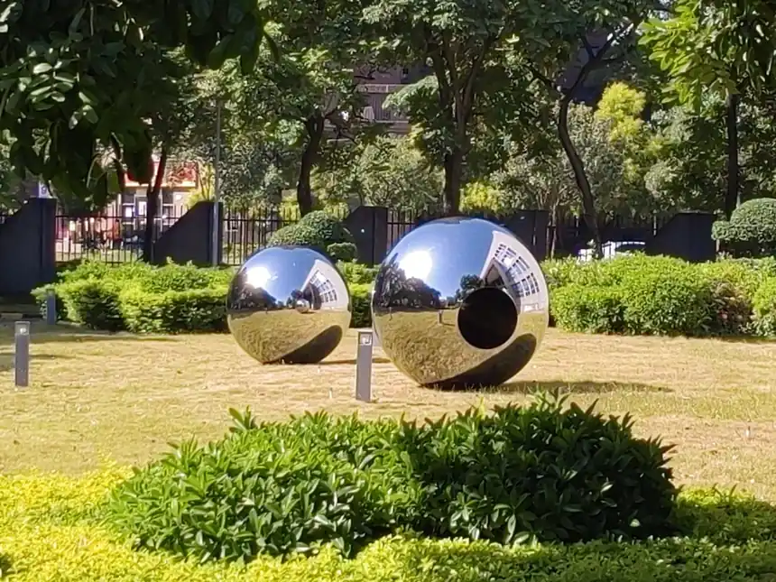 Stainless steel outdoor decorative sculpture