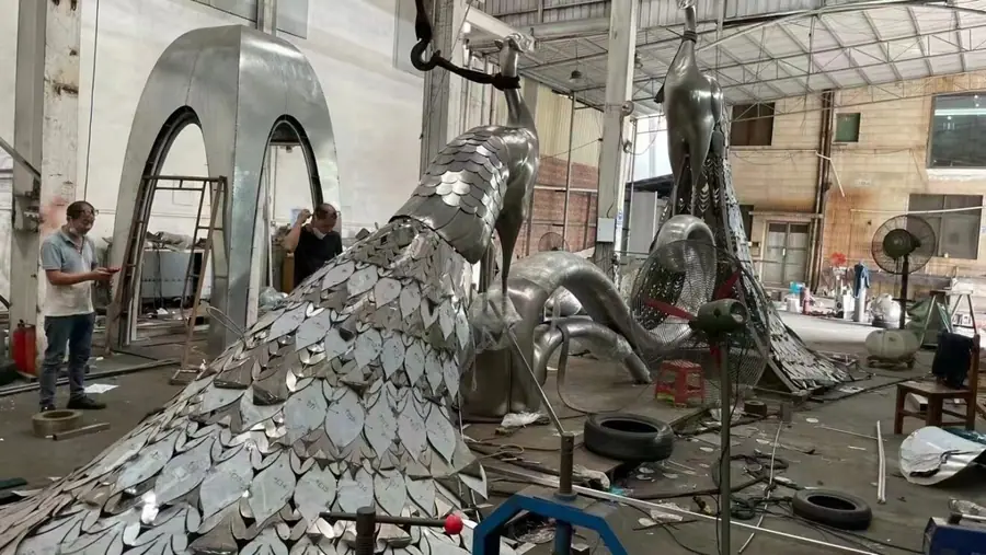 stainless steel peacock sculpture (3)