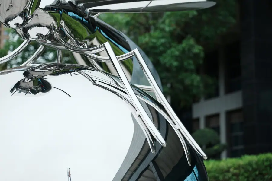 Stainless steel sculpture maintenance
