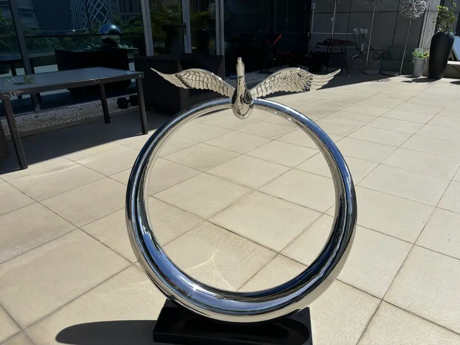 Stainless Steel Outdoor Sculptures: The Integration of Modern Art and Nature