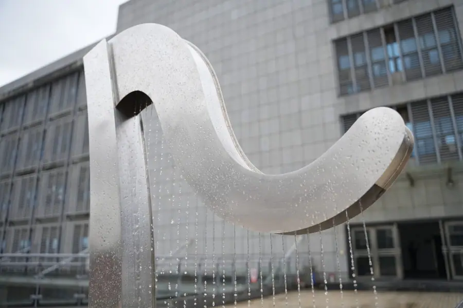 Stainless steel public art. Original products, high-end customization. Exquisite quality and meticulous service. Your dream, our creation.