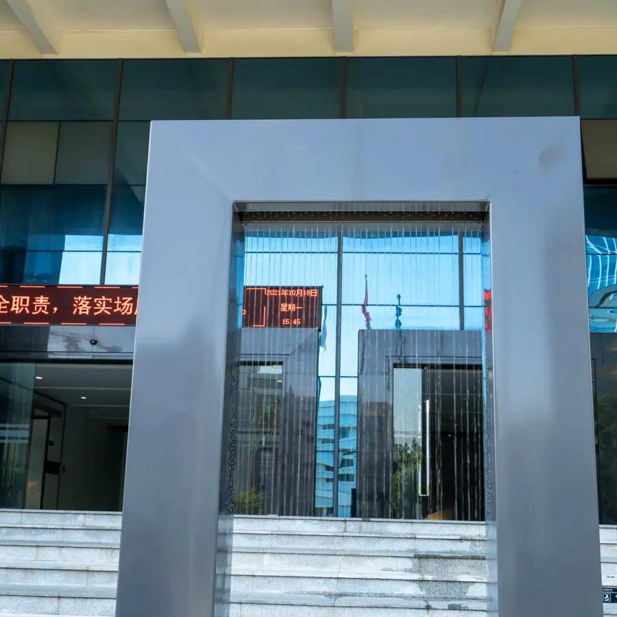 Stainless steel garden sculpture. Original products, high-end customization. Exquisite quality and meticulous service. Your dream, our creation.
