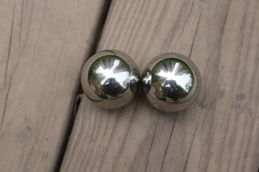 Light of Art: Interpretation of the Creative Concept and Style of Stainless Steel Sphere Sculptures