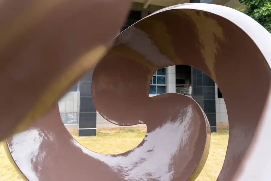 Mirror stainless steel sculpture