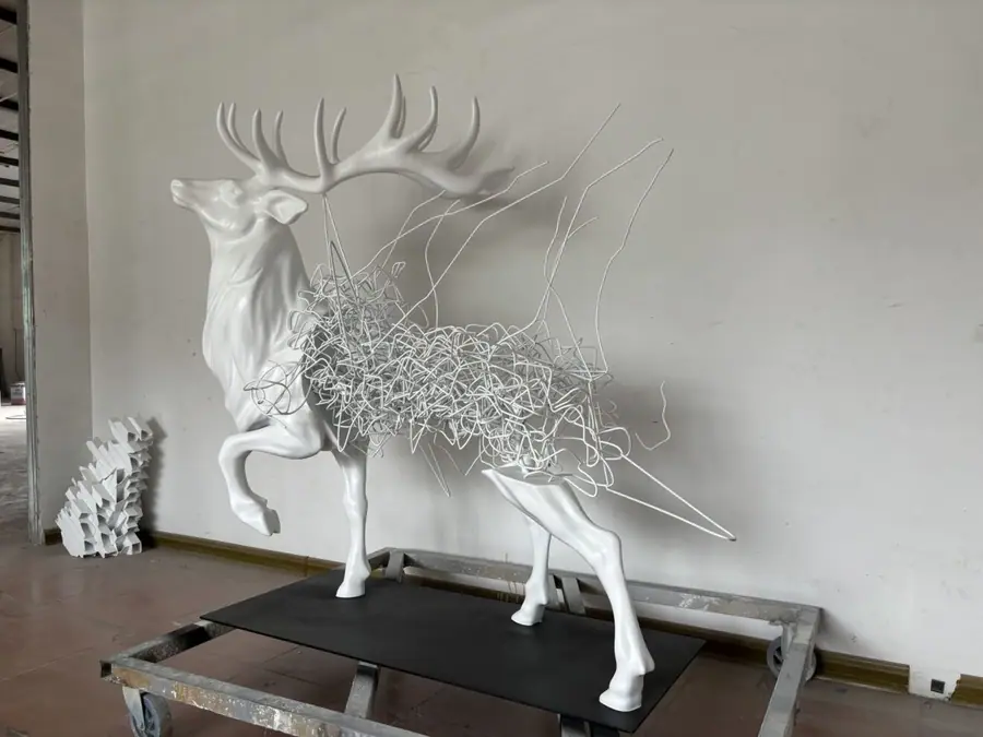 elk sculpture