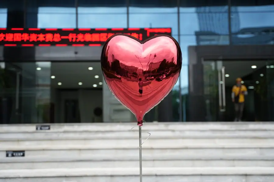 Stainless steel public art. Original products, high-end customization. Exquisite quality and meticulous service. Your dream, our creation.