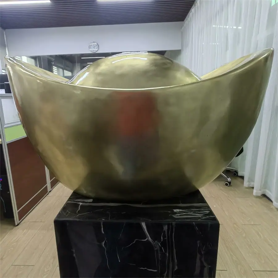 Stainless steel interior art sculpture. Create unique high-end stainless steel sculptures. The quality is exquisite and the service is unparalleled, letting art give the space its unique charm.