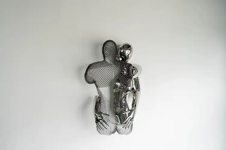 Sharing experience in producing stainless steel sculptures
