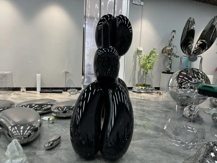 Balloon Dog Sculpture