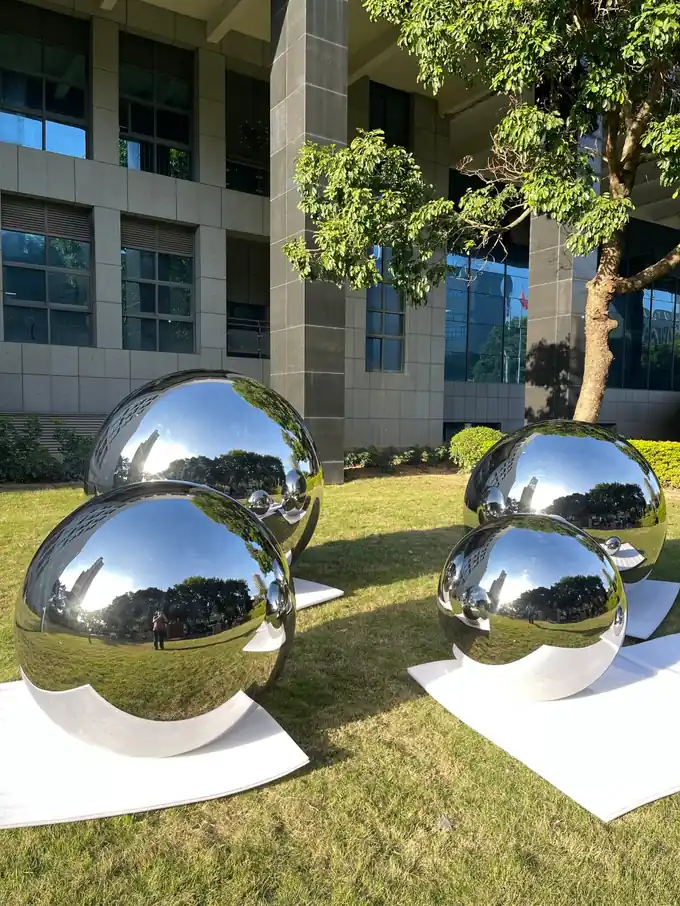 1.5m mirror sphere