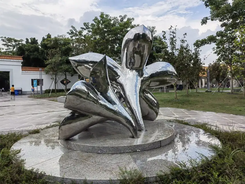 Magnolia flower sculpture