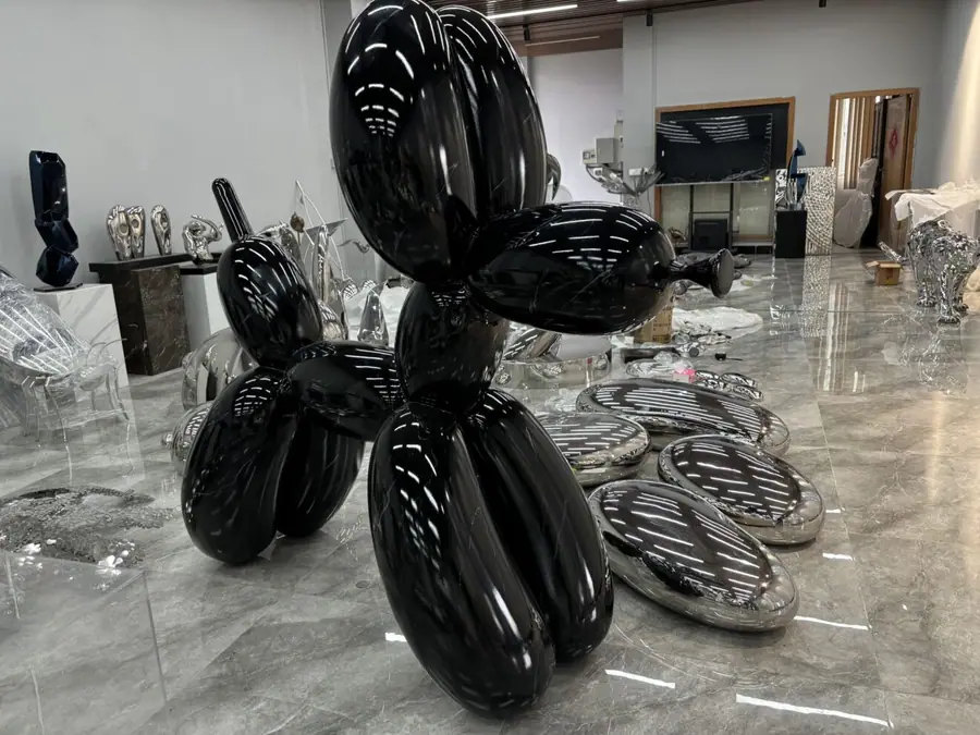 Balloon Dog Sculpture