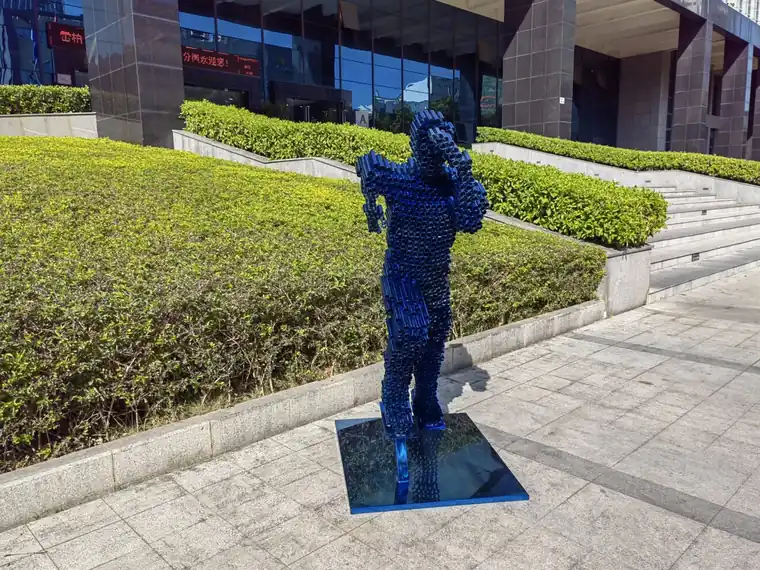 Blue Movement Sculpture (9)